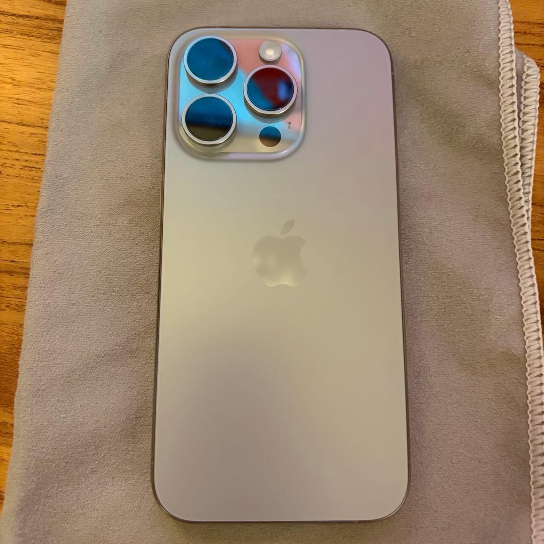 【最大容量88%】 iPhone15pro 256gb ナチュラルチタニウム