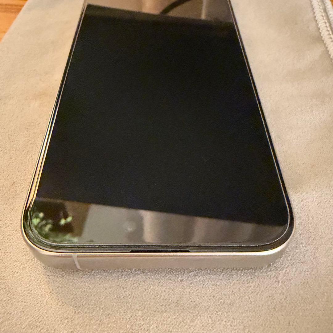 【最大容量88%】 iPhone15pro 256gb ナチュラルチタニウム