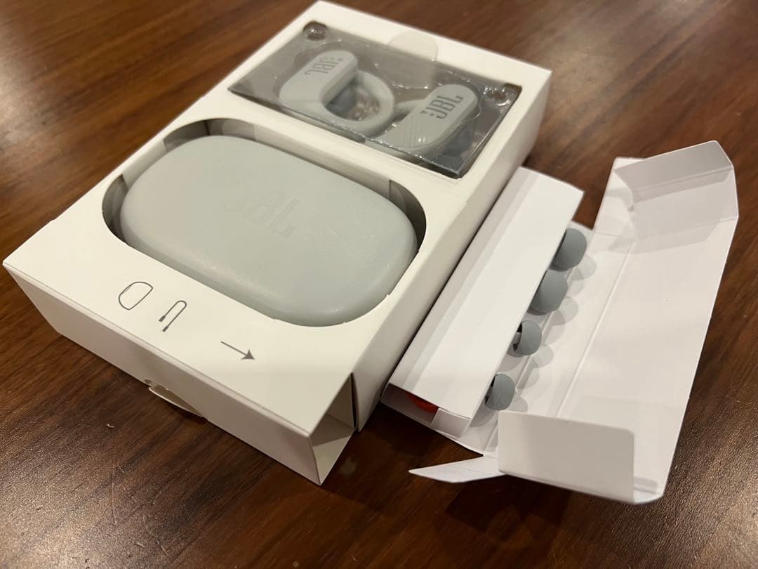 【美品】JBL ENDURANCE PEAK3 ワイヤレスイヤホン　ホワイト