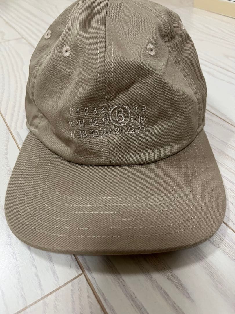 極美品 MM6 Maison Margiela キャップ ベージュ ロゴ刺繍