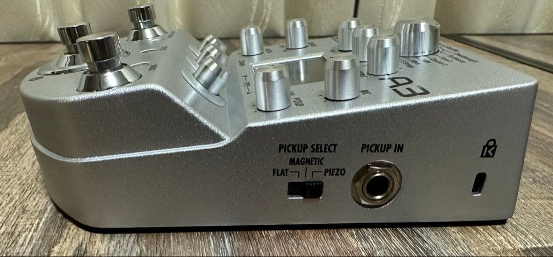 ZOOM A3 エフェクター　プリアンプ