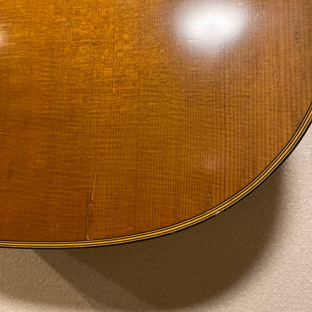 Kasuga（春日楽器）のレアモデル　トップ単板で虎杢のメイプルサイドバック