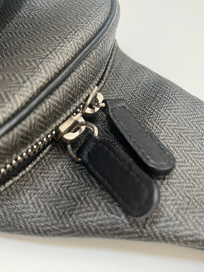 BVLGARI ブルガリ ウィークエンド ボディバッグ PVCレザー 斜め掛け