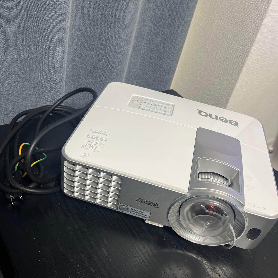 ※MNS※【大幅値下げ】BENQプロジェクター NW632ST