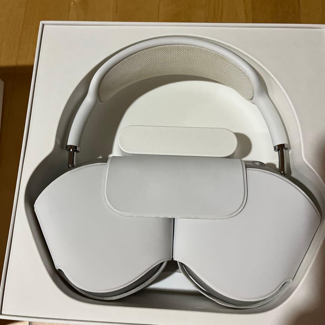 なな　AirPods Max