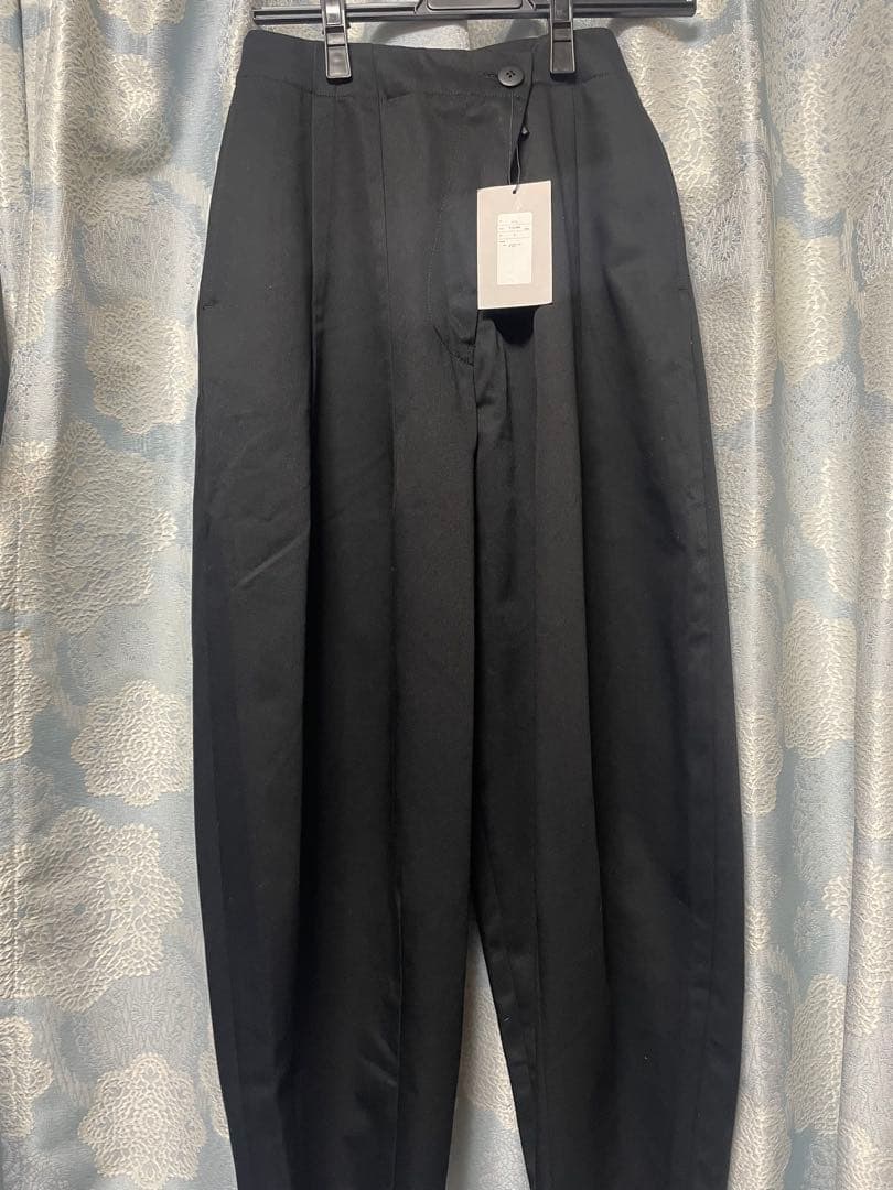 【新品】Nala コクーンチノパンツ　ブラックS