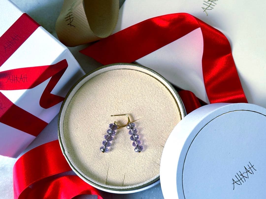 AHKAHアーカースプリングシークイン　アメジストピアス