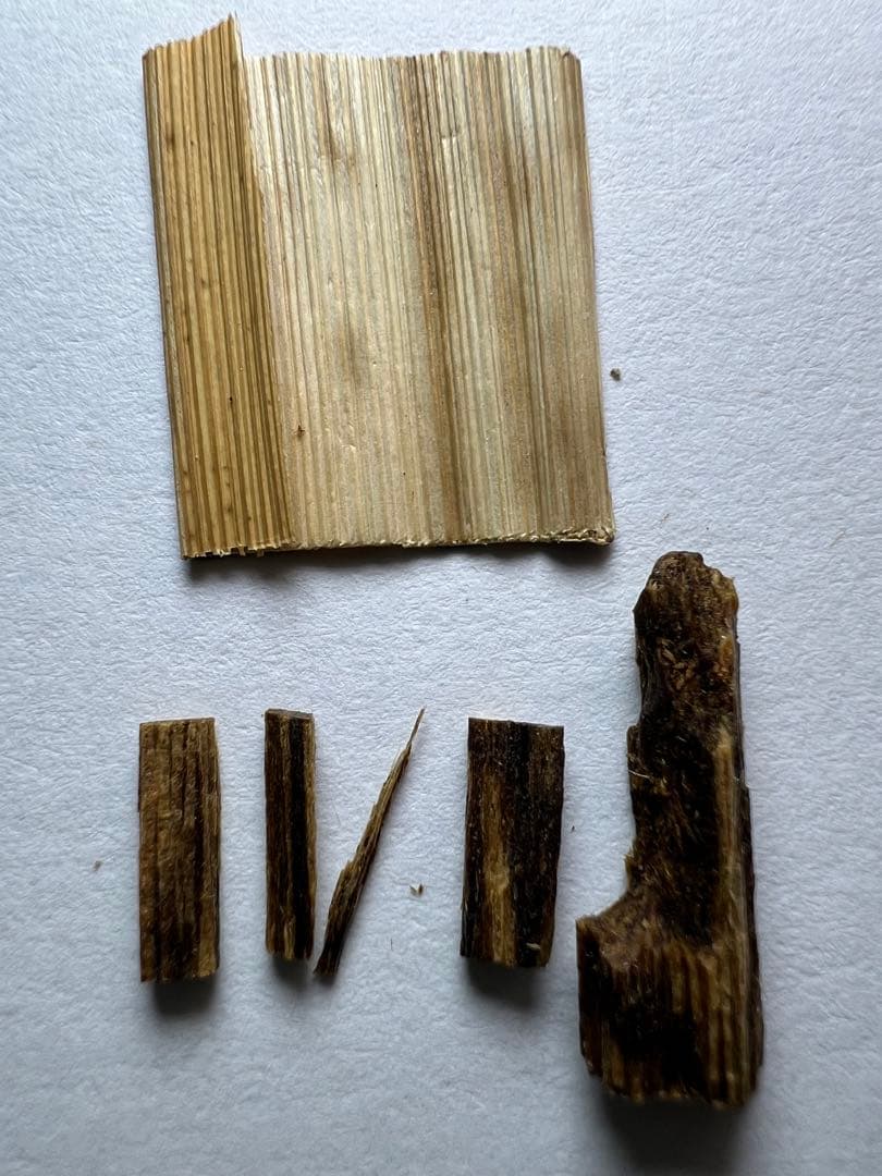 古渡命銘木 百二十種名香　伽羅　銘【染衣】0.235g 香木/お香/沈香/伽羅