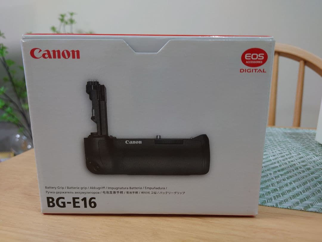 ［値下］Canon EOS 7D Mark II ボディ バッテリーグリップ付