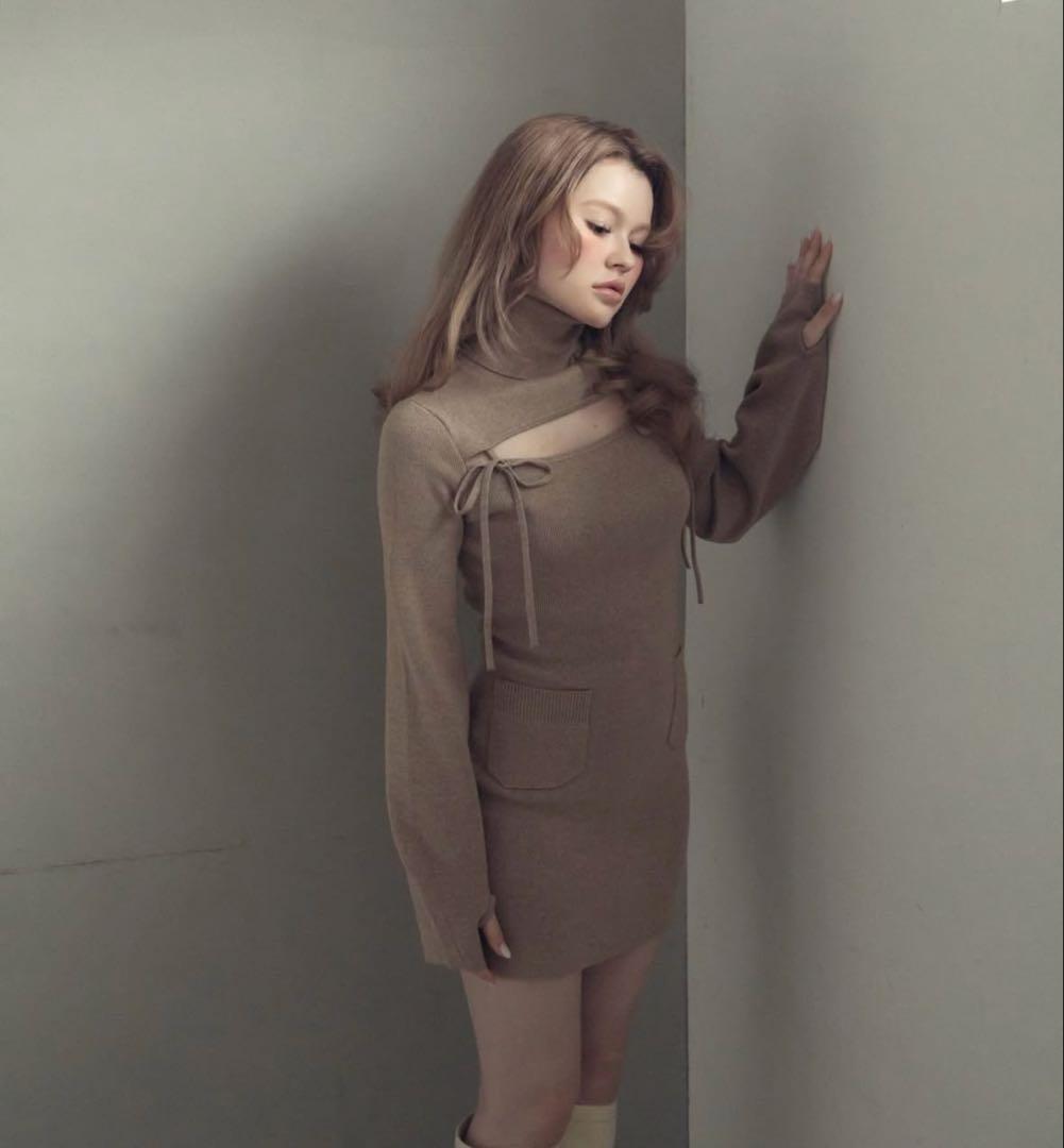 【andmary】Bebe mini dress beige