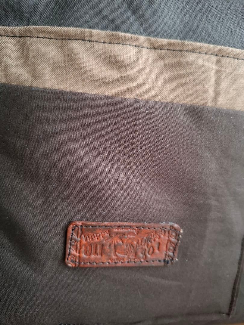 ハワイアンキルトバッグ　2WAY バス　横長　革タグチャーム付　ファスナーバッグ