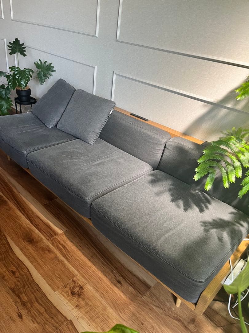 グレー ファブリックソファ 木製フレーム