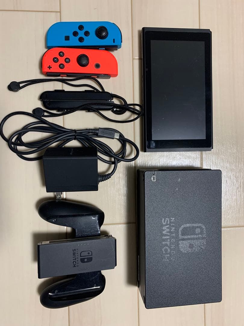 Nintendo Switch 本体 赤/青 Joy-Con