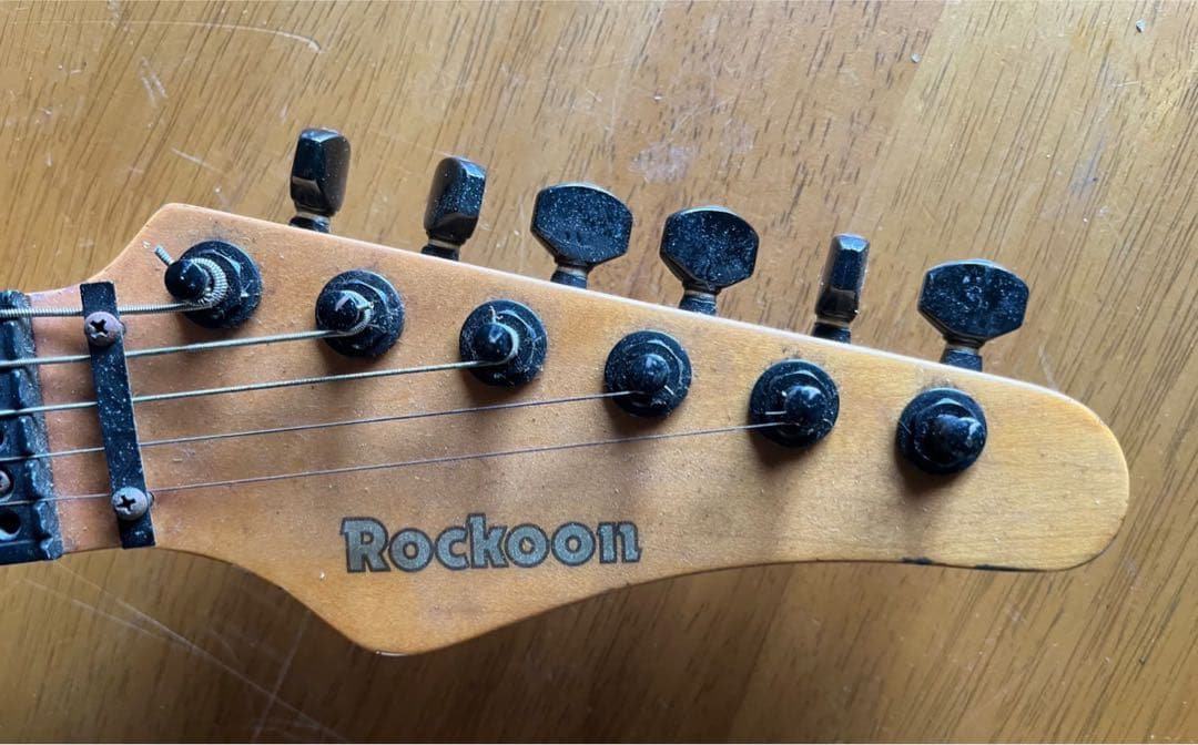 Rockoon Schaller搭載エレキギター