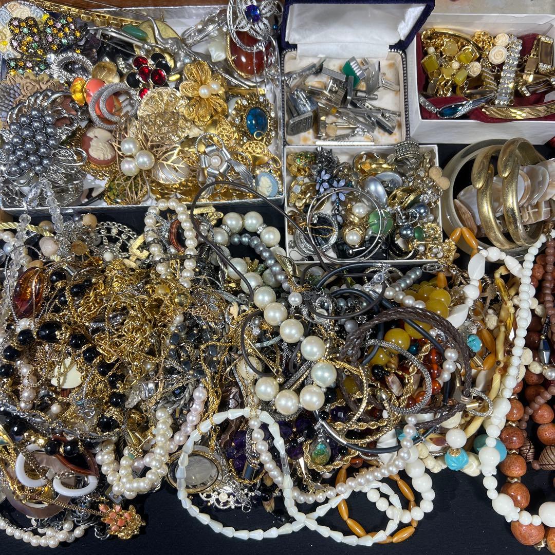 PB233 約4.1kg 不用品　片付品　整理品　遺品　アクセサリーまとめ売り