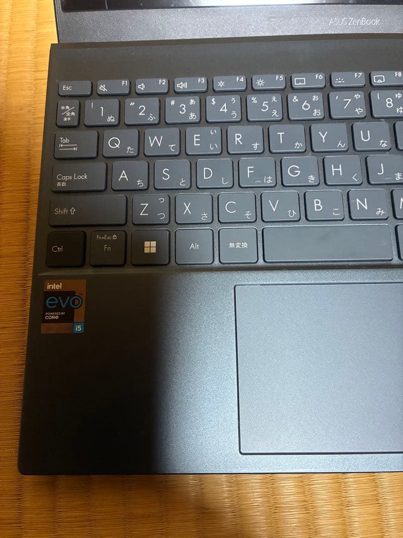 asus zenbook UX325E バッテリーと液晶新品の美品♪♪