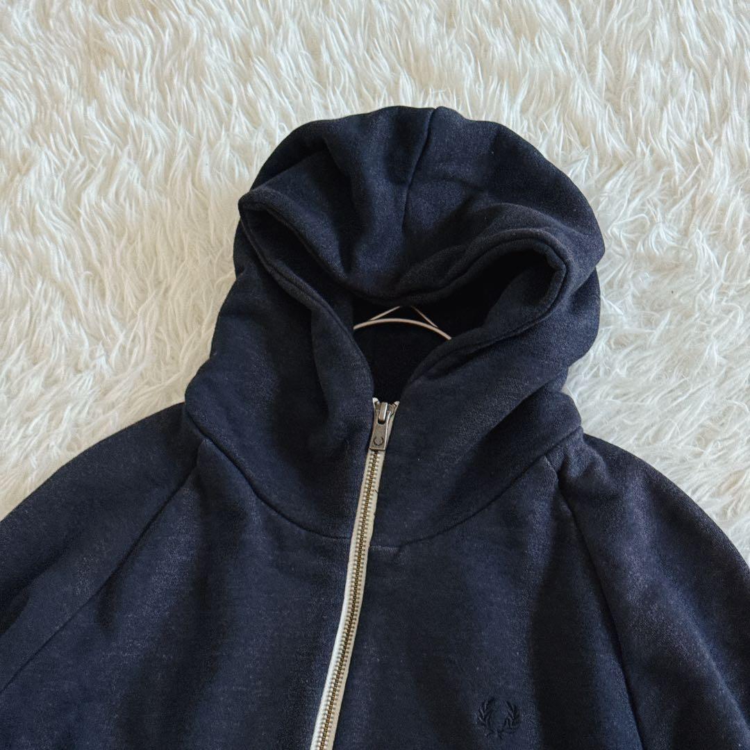 フレッドペリー フルジップパーカー 胸元ロゴ刺繍入り メンズLサイズ ネイビー