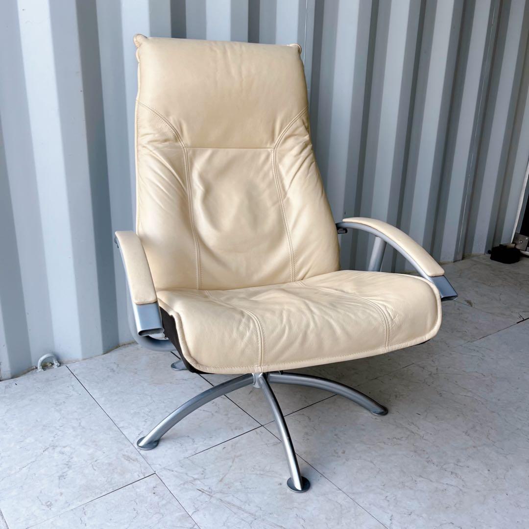 取付無料！フランスベッド 本革アイボリーリクライニングチェア・オットマン✨