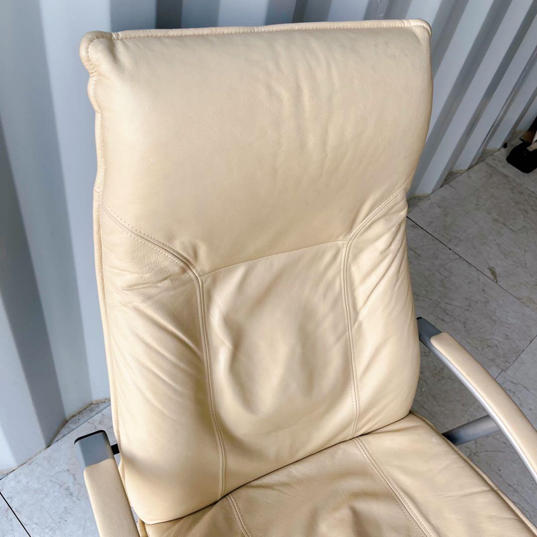 取付無料！フランスベッド 本革アイボリーリクライニングチェア・オットマン✨