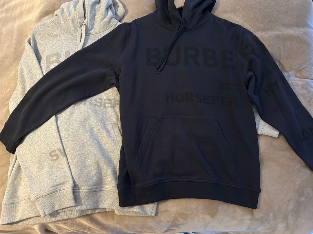 大人気 BURBERRY ホースフェリー ネイビーブラック パーカー Lサイズ