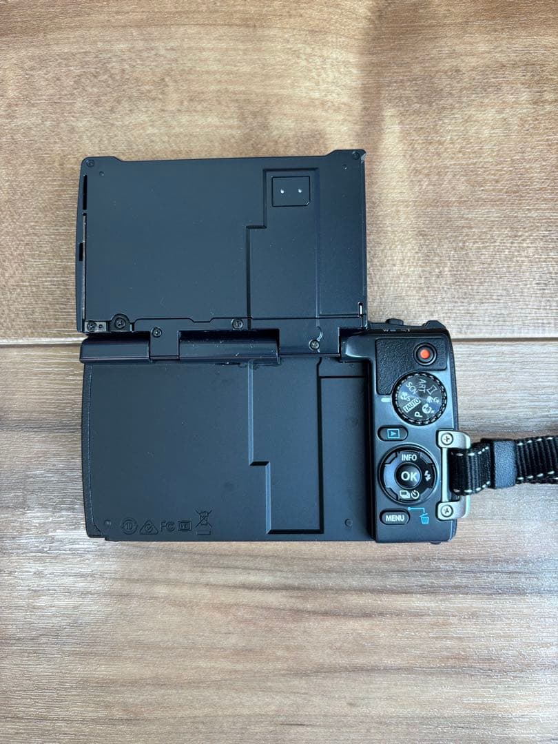 オリンパス　タフ　Tough TG-850 防水カメラ　広角　アウトドア