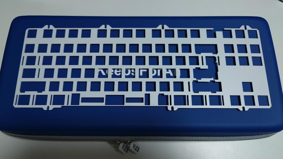 自作キーボード Freebird TKL White
