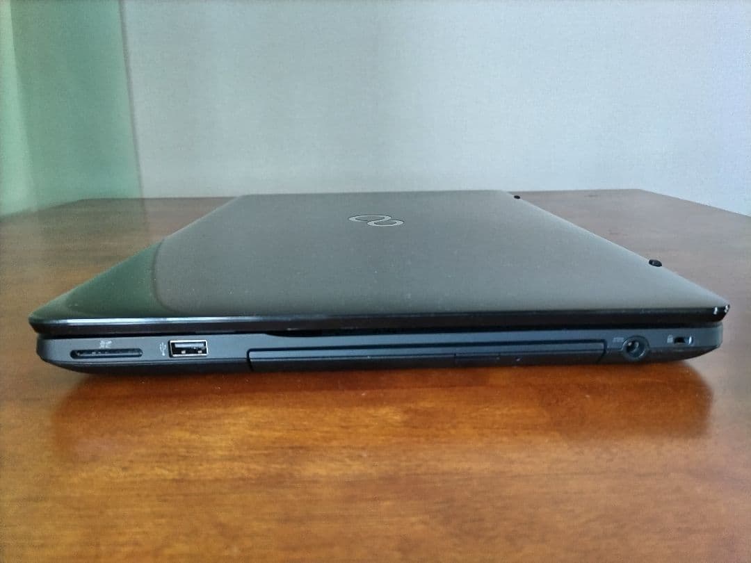 Fujitsu ノートPC AMD Ryzen3 2300U　FMVA43D1