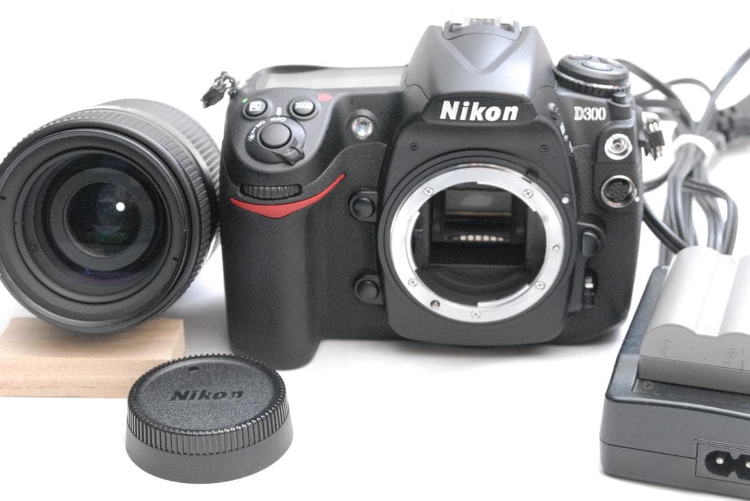 Nikon D300/NIKKOR 70-210ｍｍ (良品）