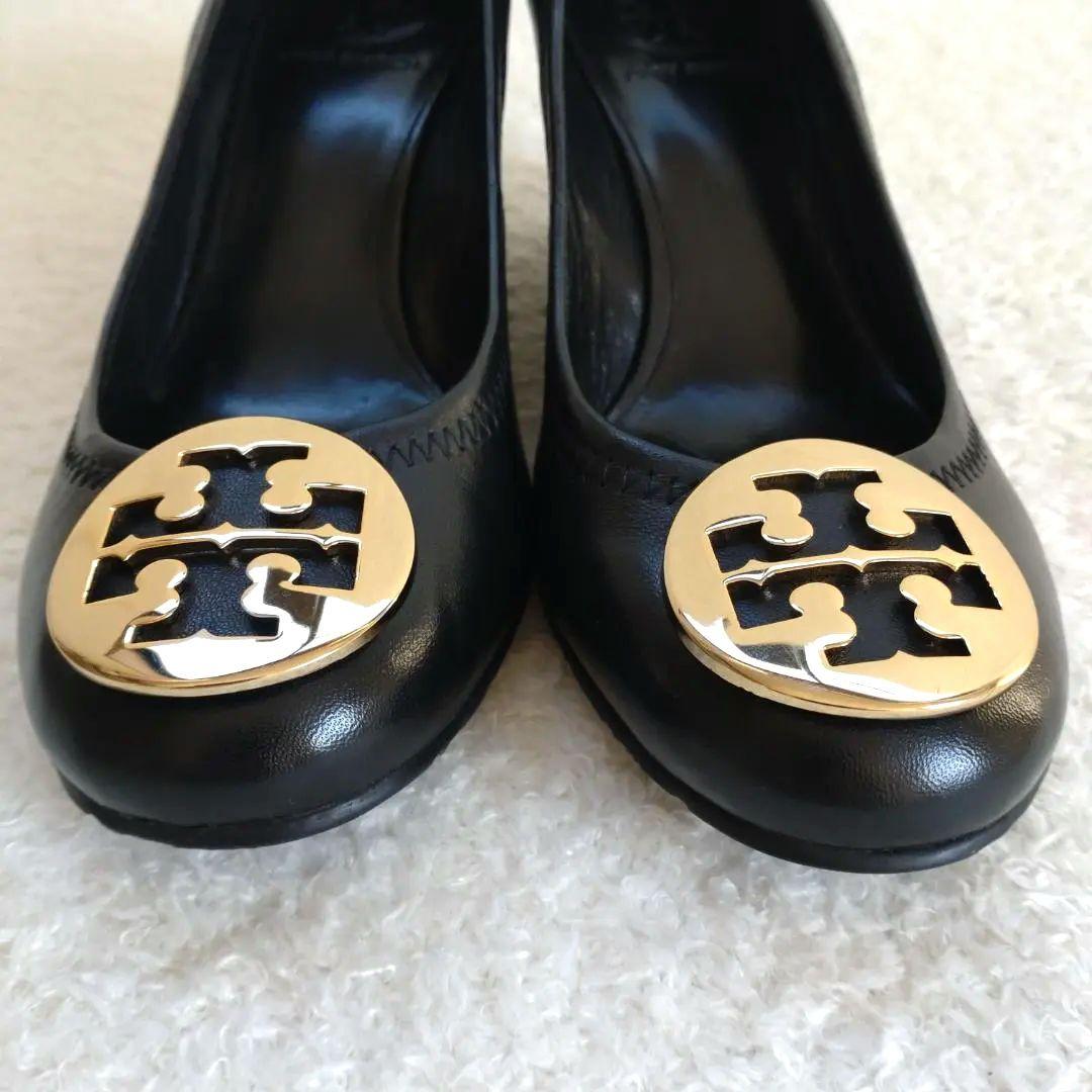 トリーバーチ　サリーウェッジ　ブラックパンプス　ゴールドロゴ　カーフスキン　8M