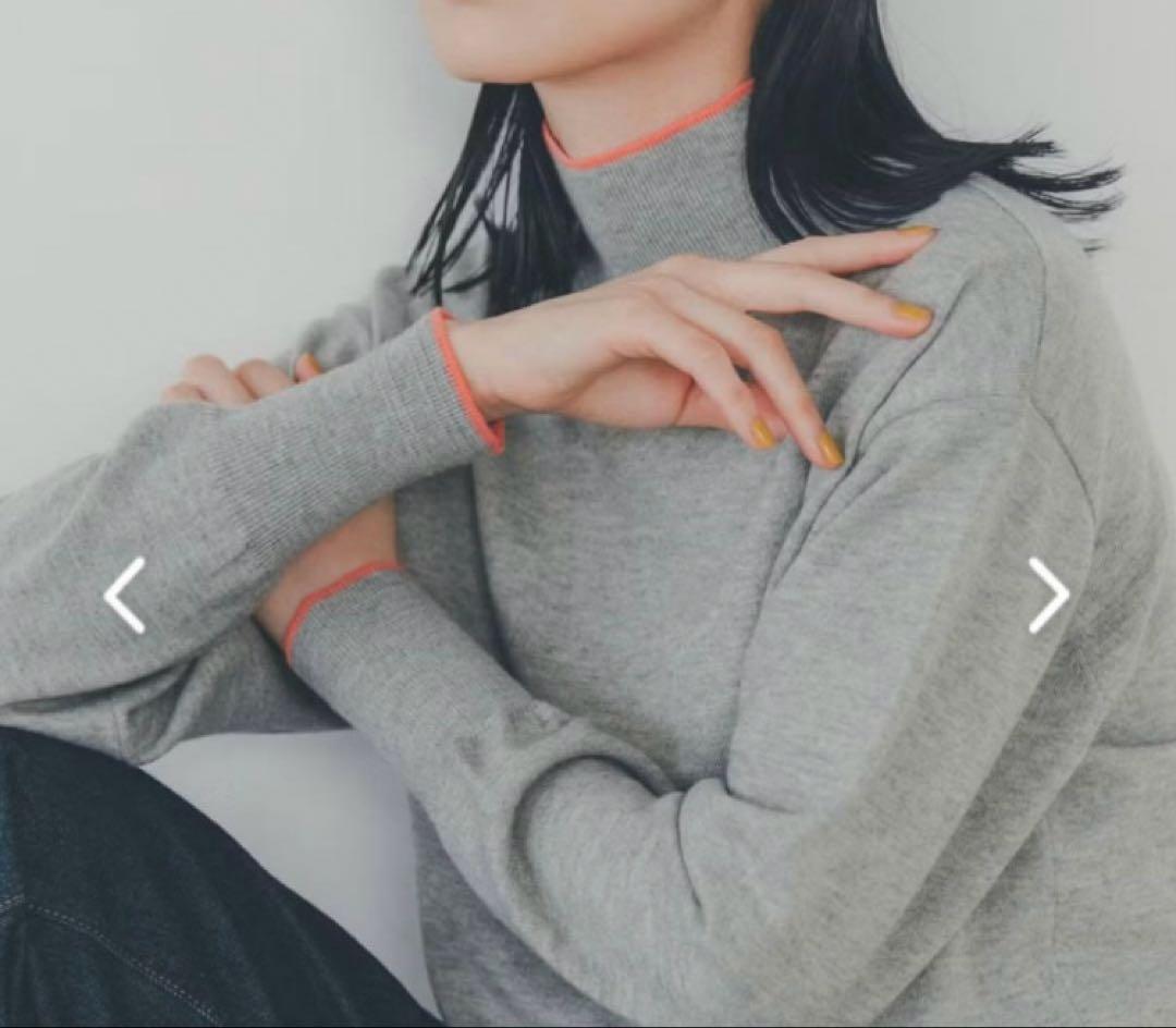 北欧暮らしの道具店 ときめきを、ひとさじ」差し色ラインのハイネックニット