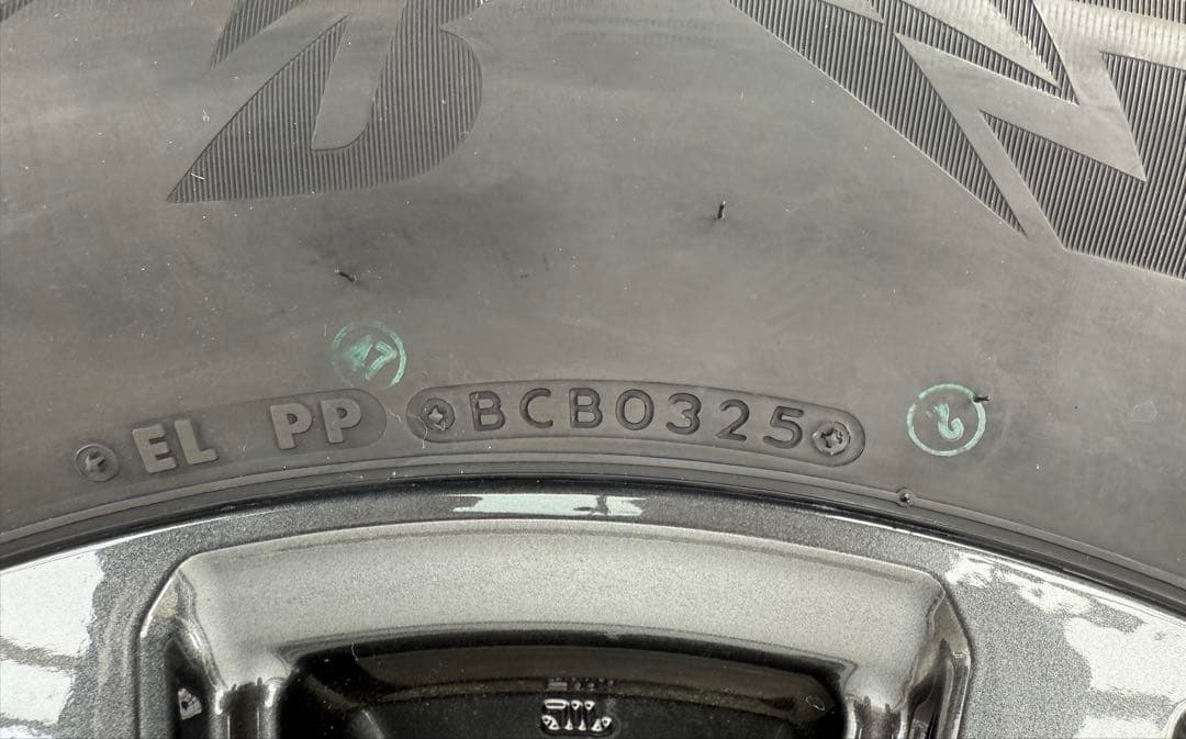 ランクル250スタッドレスBLIZZAKDM-V3 265/65R18新品未使用