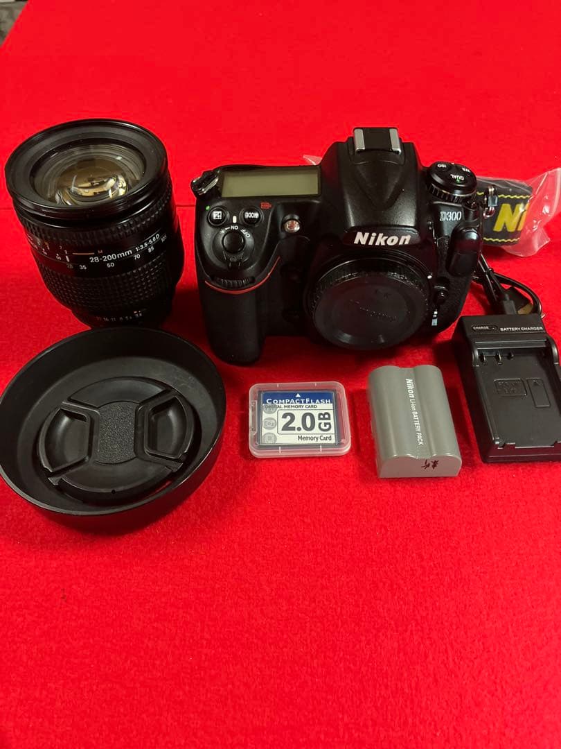 衝撃　新春大特価　これが未使用　 Ｄ300 Ｓ数3001回24-120mズ-ム