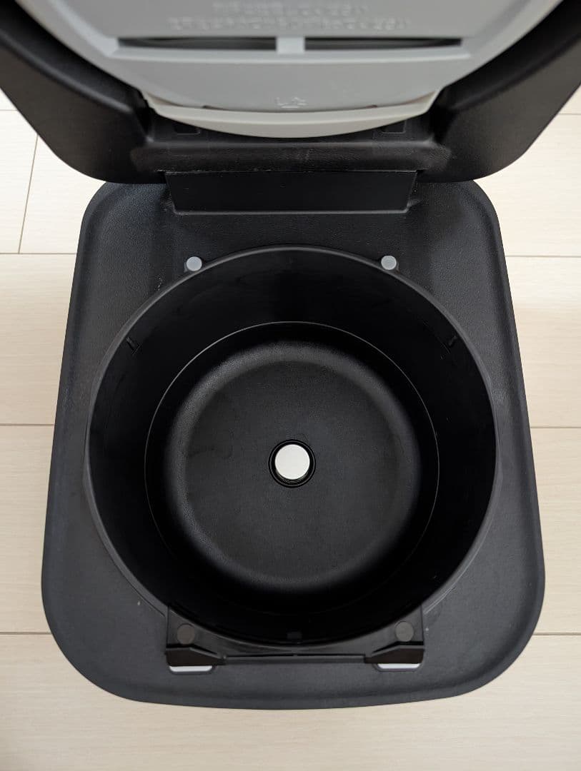 2022年製　HITACHI IH炊飯器 RZ-V100FM 黒