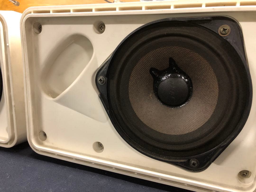 BOSE111ADW ペア 天井吊りブラケット付　中古