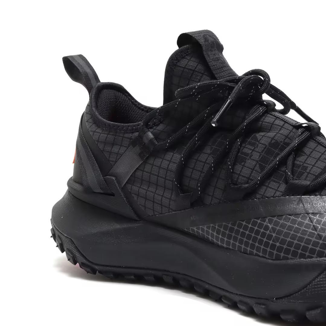 【極美品】ナイキ ACG マウンテン フライ LOW スニーカー ブラック