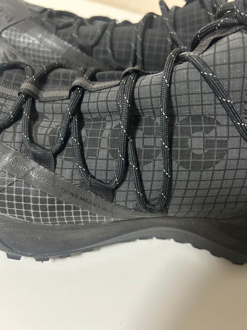 【極美品】ナイキ ACG マウンテン フライ LOW スニーカー ブラック