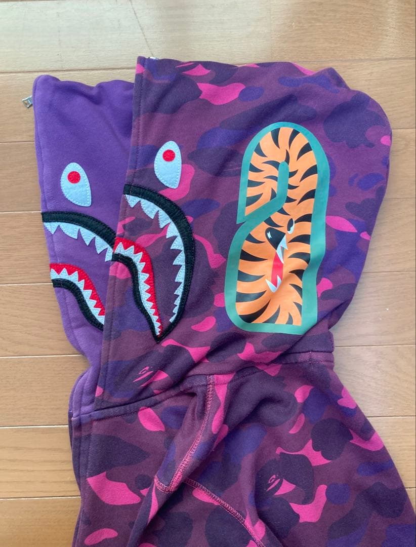 (like)A BATHING APE シャークパーカー Mサイズ