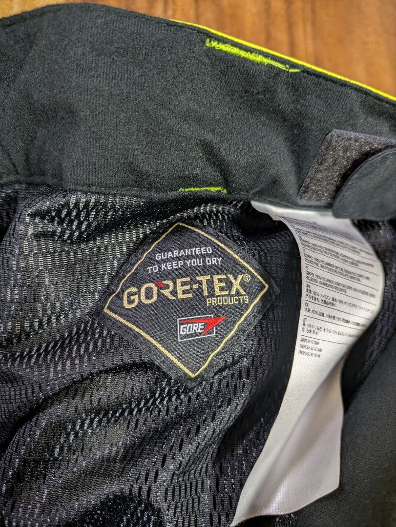 VOLCOM ゴアテックス スノーボードパンツ