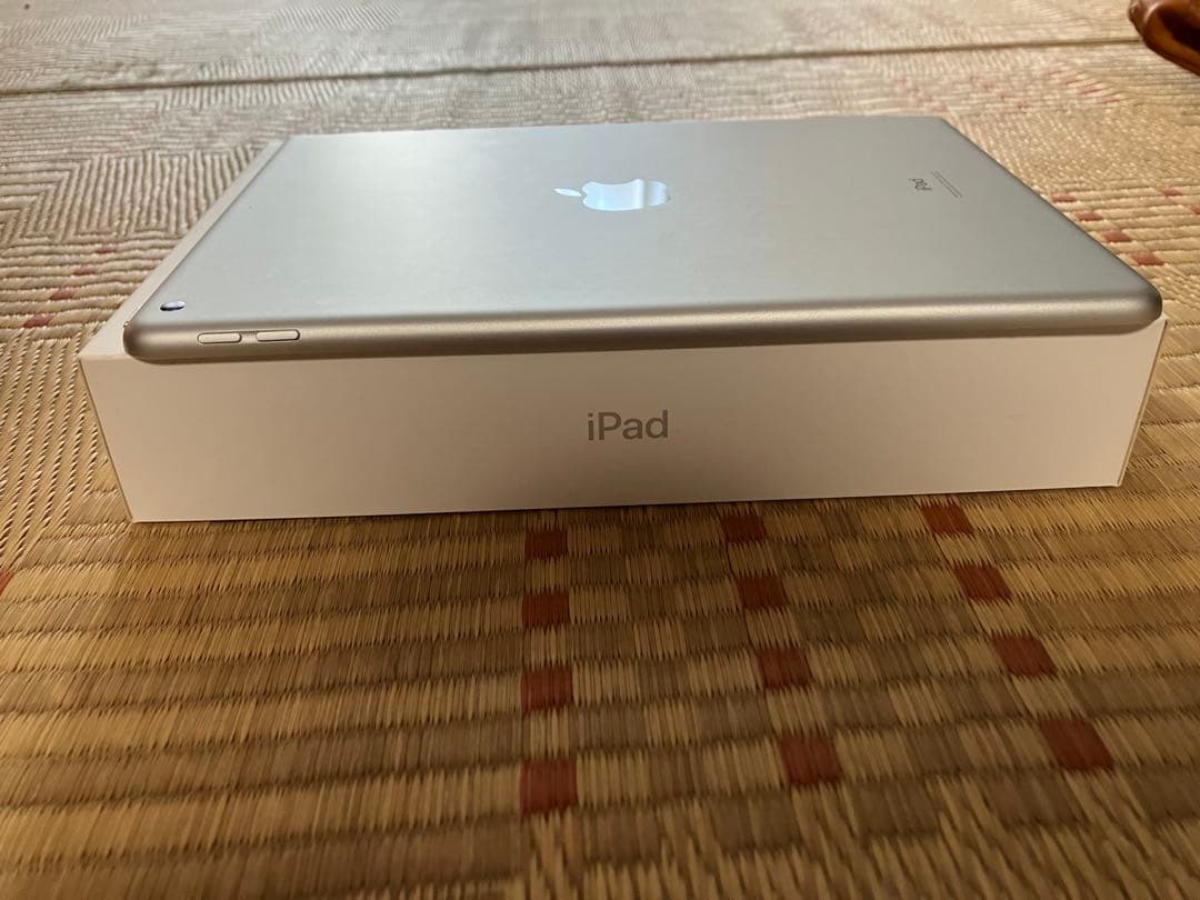 【美品】Apple iPad 第7世代　32GB