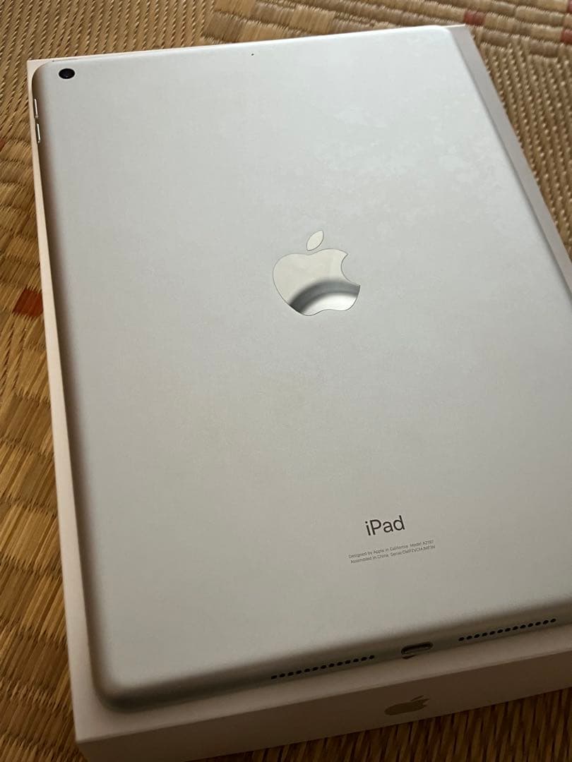 【美品】Apple iPad 第7世代　32GB