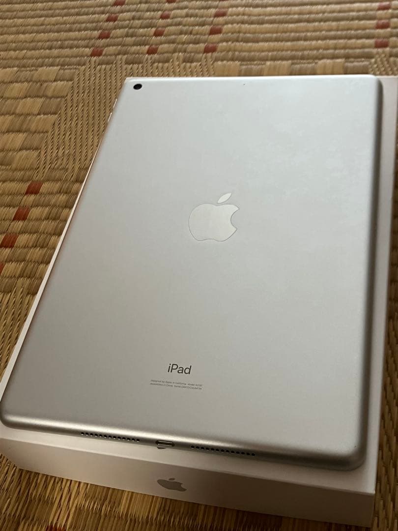 【美品】Apple iPad 第7世代　32GB