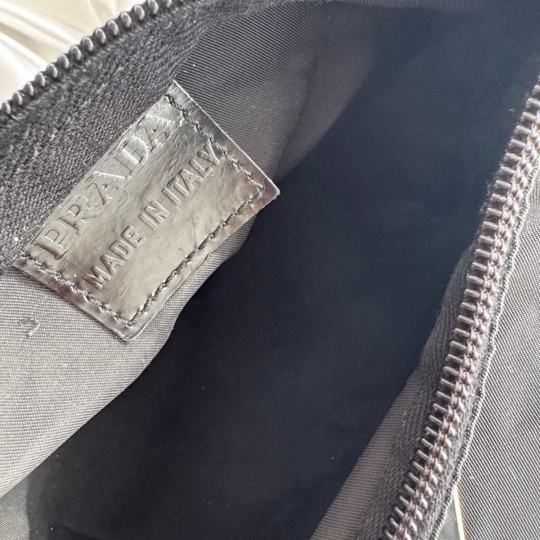 PRADA プラダ ナイロン ポーチ ブラック 三角ロゴ プレート 黒