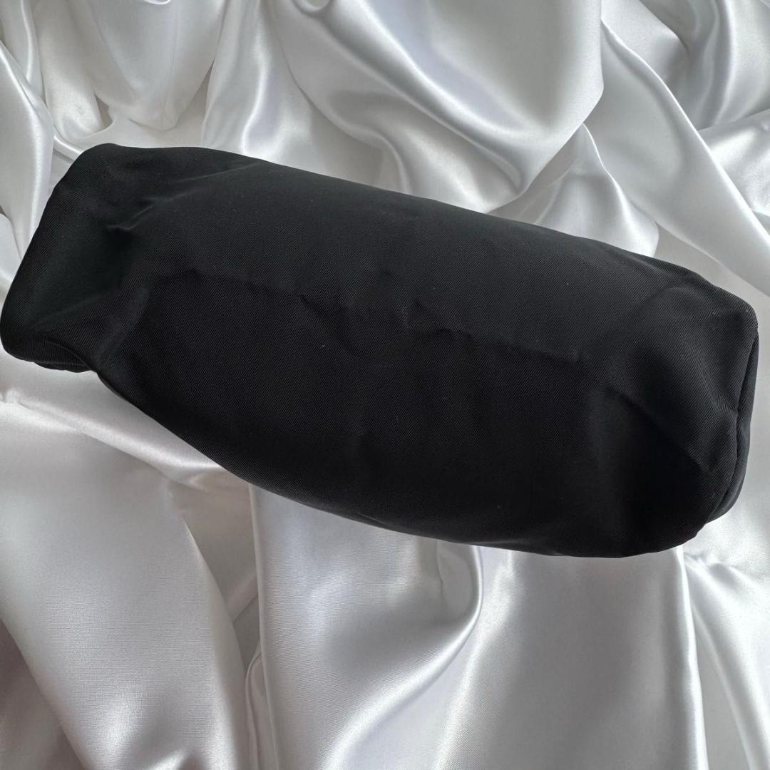 PRADA プラダ ナイロン ポーチ ブラック 三角ロゴ プレート 黒