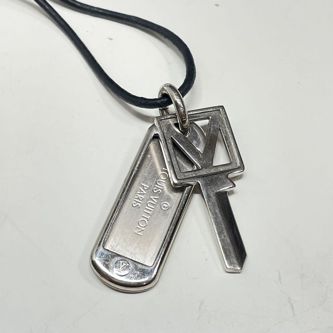 ミ*ト様 Louis Vuitton コリエ・プラーク Vスクエア ネックレスM