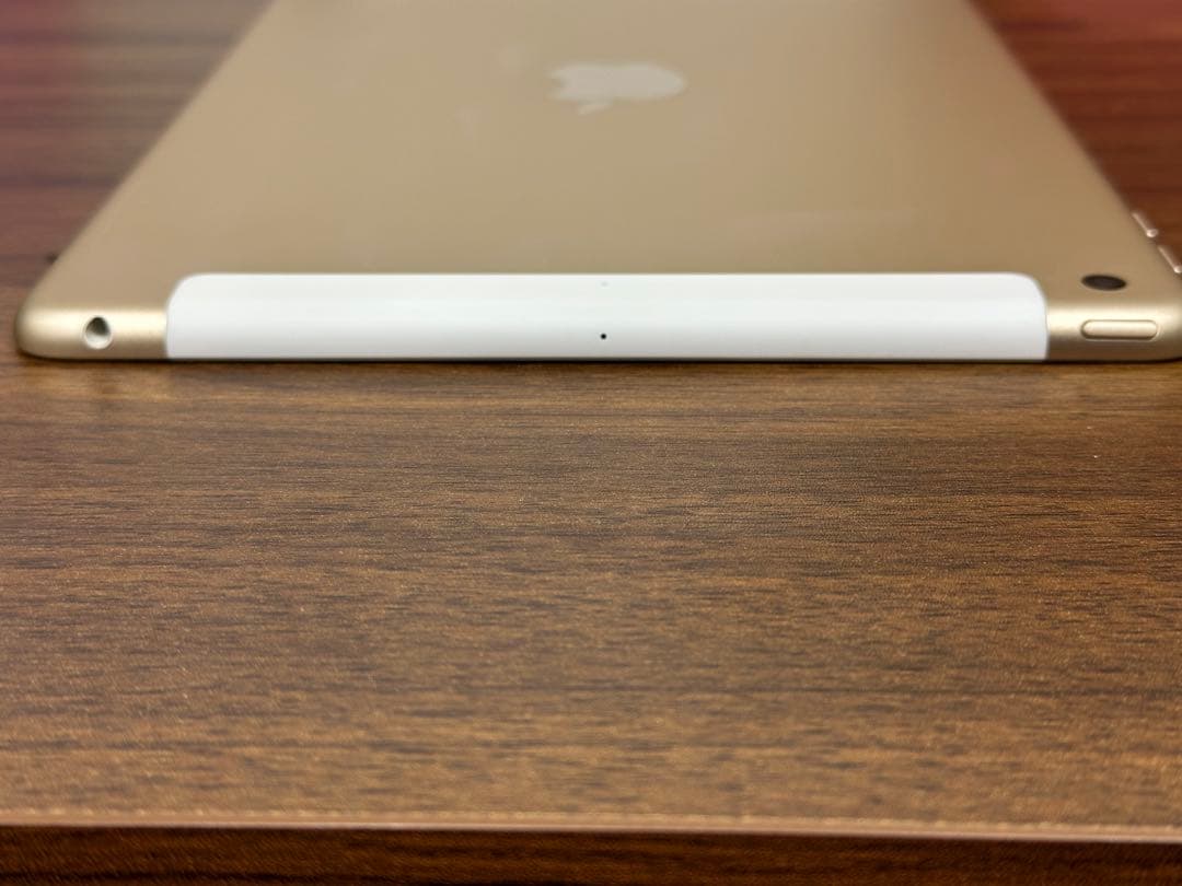 Apple アップル iPad 第5世代 Wi-Fi+Cellular 32GB