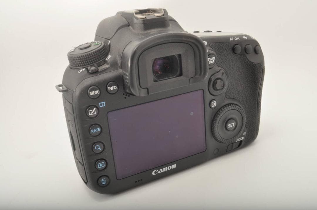 Canon キヤノン EOS 7D Mark II ボディ 電池欠品 現状品