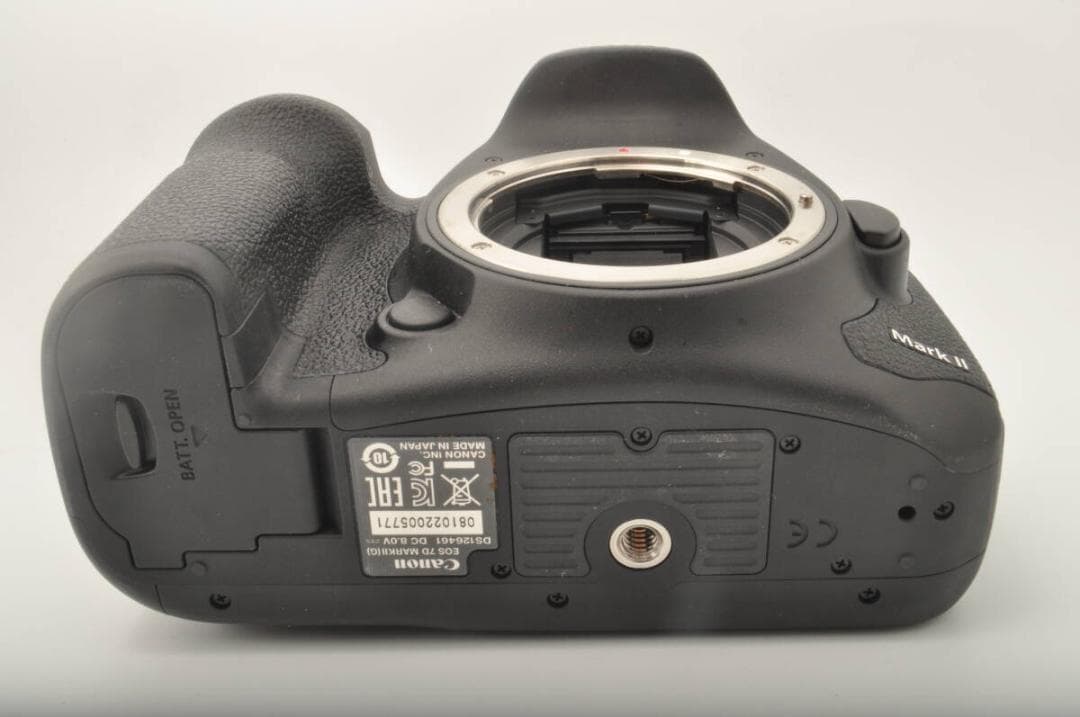 Canon キヤノン EOS 7D Mark II ボディ 電池欠品 現状品