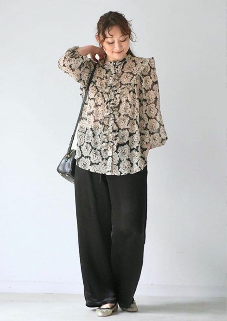 ハグオーワー　DEVEAUX コラボ　ブラウス