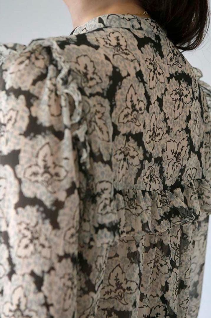 ハグオーワー　DEVEAUX コラボ　ブラウス