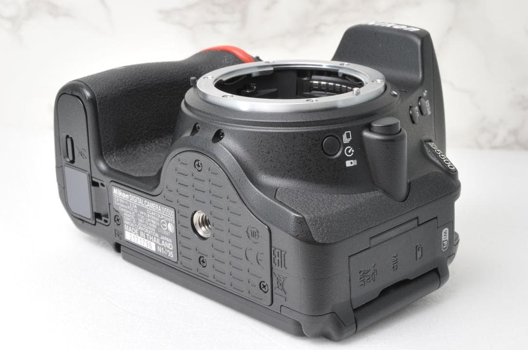 美品 ショット数新品級❣️Nikon D5500⭐️Wi-Fi スマホ転送 高画質